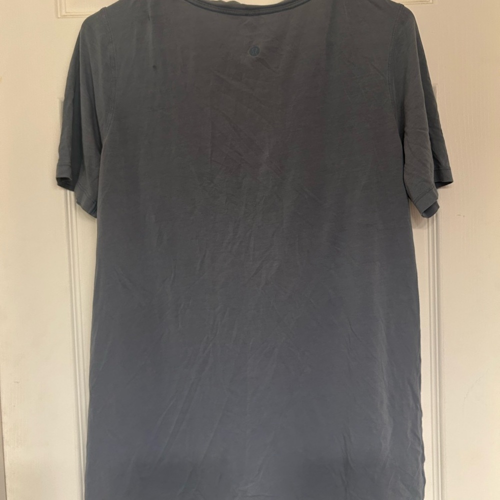 🍋 Lululemon Love V-Neck Short Sleeve Tee - Slate Blue Grey / Size L 🍋 - Picture 2 of 3